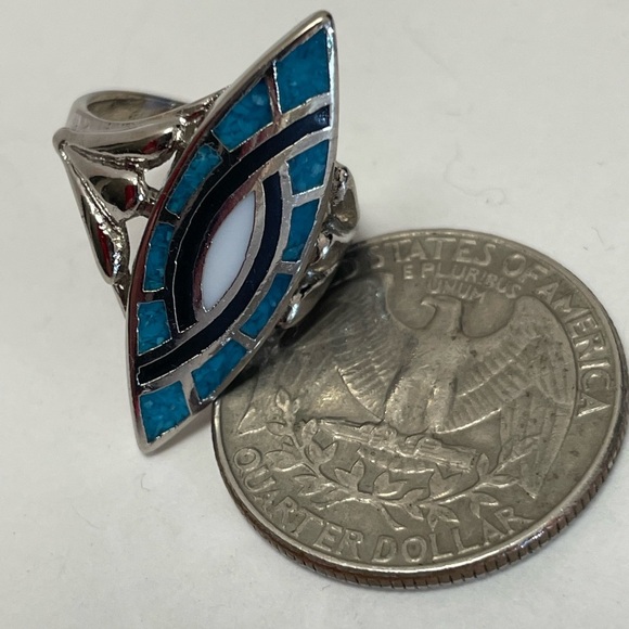 Vintage Sterling Silver Hummingbird Pattern Crushed Turquoise Inlay Size 4.5 - Picture 7 of 7
